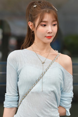 魔镜街拍美女